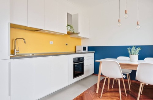 Lingotto Apartment | Comfortable attic apartment with a large furnished terrace is perfect for 3 people, it is located a few meters from the Carducci metro station. We are also a stone's throw from the hospitals (CTO, Molinette, Cellini) and the Parco del Valentino and it is