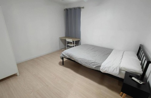 Mount Gravatt East House | Comfortable 2 Queen & 1 Double Bedroom, Mansfield