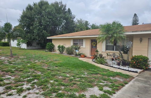 Winter Haven House | Comfortable bedroom and house to stay in w/swimming pool.