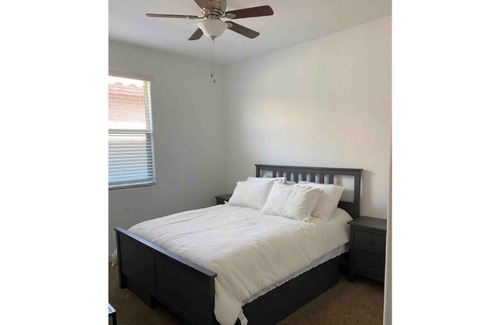 Sunset Farms House | Comfortable, Clean, Spacious 4 bedroom with Pool