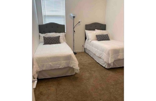 Sunset Farms House | Comfortable, Clean, Spacious 4 bedroom with Pool