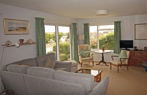 St Brides Cottage | Comfortable coastal cottage 200m from the sea, pub and cafe in delightful Dale.