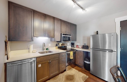 Crested Butte Condo | Comfortable condo with sweeping mountain views, private balcony, & washer/dryer