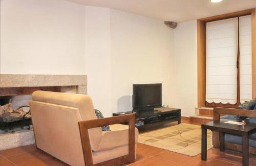 Vieira do Minho House | Comfortable Countryside House in Eira-Vedra with Shared Pool