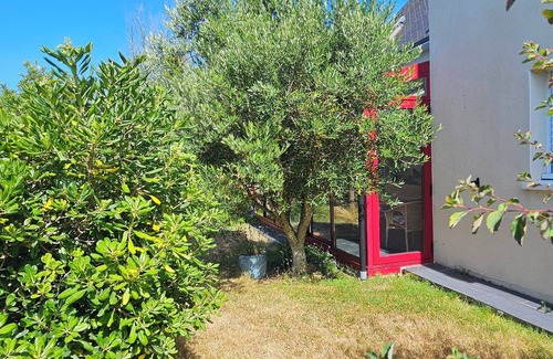 Crozon House | Comfortable family home a stone's throw from the GR34 and beaches