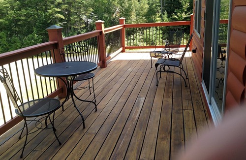 Bethel Ski Chalet | Comfortable four season Chalet minutes to all amenities