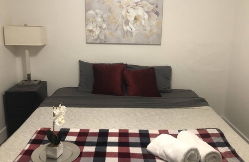 Riverside House | Comfortable get way /Business class/ Family with Free Wi-Fi.