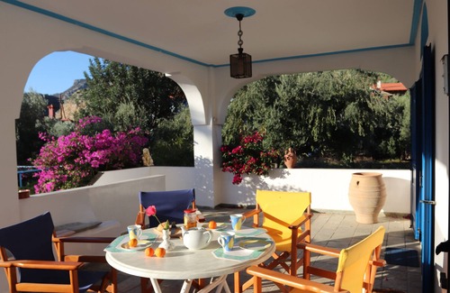 Sampatiki House | Comfortable house with garden, seaside, in a small fishing port