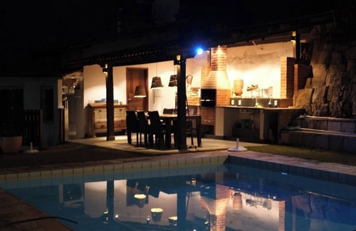 Araras Cottage | Comfortable house, beautiful view in Serra de Petrópolis. Swimming pool, barbecue