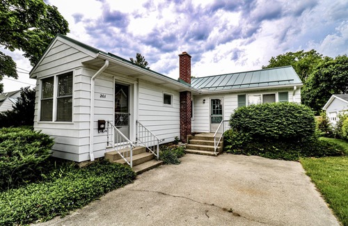 Charlevoix House | Comfortable home close to all attractions in Charlevoix
