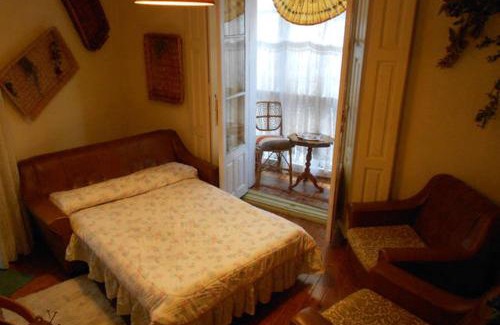 Burgos House | Comfortable House Center (2)