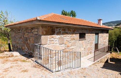 Castelo de Paiva House | Comfortable house in Fornos with shared pool