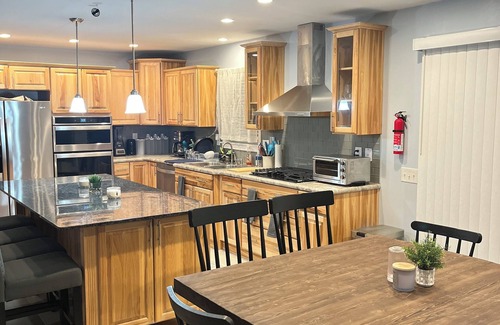 Gilford House | Comfortable House w/Private Gym + back Deck