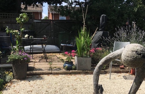 Gloucester House | Comfortable King in Kingsholm Gloucester