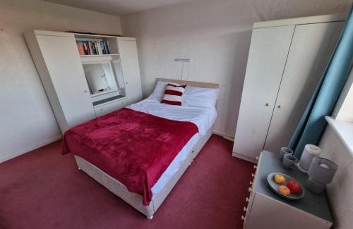 Whitby House | Comfortable & Modern Double Room