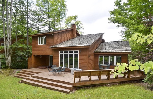 Timberline House | Comfortable mountain home is a short walk to the Timberline Trails!