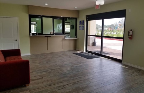 Bay City Hotel | Comfortable Non-Smoking Room with 2 Queen Beds for a Relaxing Stay