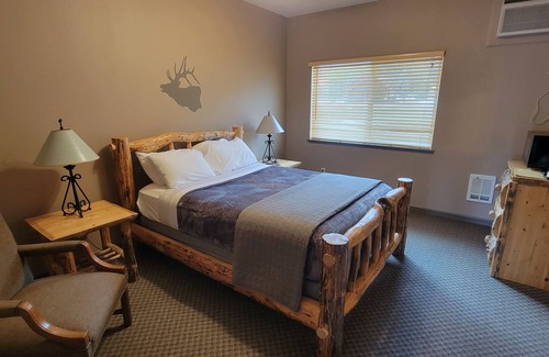 Lowman Cabin | Comfortable Riverside Retreat on 4 acres in secluded Lowman Idaho. Sleeps 45+.