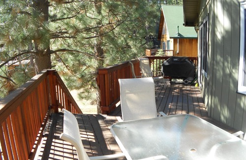 North Upper Truckee House | Comfortable, Spacious, Pet-Friendly HomenLocated close to all the best of Tahoe