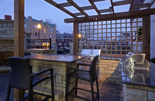 Kutzky Park Hotel | Comfortable Stay with Pool Access and Kitchen! Pets Allowed Here