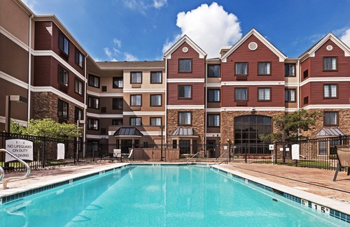 South Tulsa Condo | Comfortable Suite in Tulsa | FREE Breakfast + Fitness Center + Seasonal Outdoor Pool