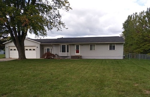 Salem House | Comfortable three Bedroom Ranch