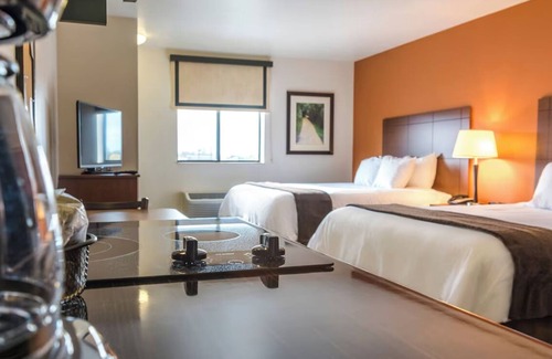 Fargo Hotel | Comfortable Unit w/In-Room Kitchen Near Scheels Arena