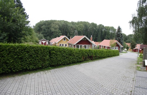 Krakow am See House | Comfortable vacation home with a sauna and whirlpool directly by the lake