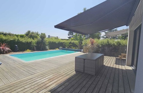 Locquirec House | Comfortable villa with heated pool