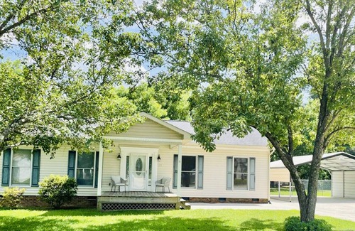 Liberty House | Comfortableand beautiful 3 Bdr 2 Bath home
