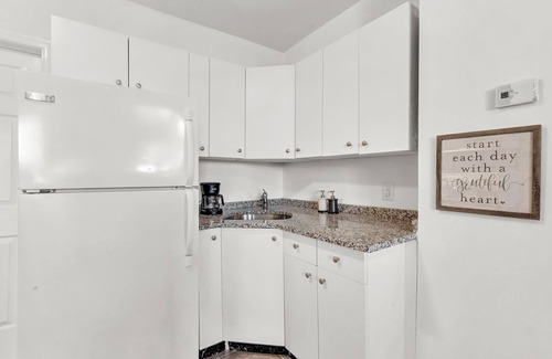 Germantown Apartment | Comfy 1BR in East Germantown