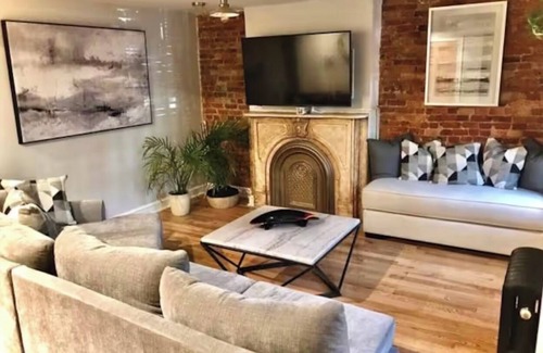 Bedford-Stuyvesant Apartment | Comfy 2 Bedroom Suite in Trendy BedStuy