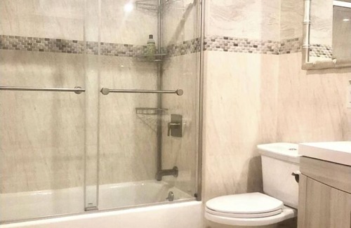 Bedford-Stuyvesant Apartment | Comfy 2 Bedroom Suite in Trendy BedStuy