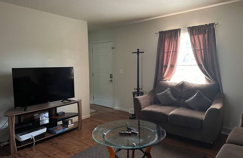 St. Robert House | Comfy 2BR: 5 Min to Fort Leonard Wood