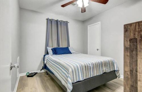 Bridge City House | Comfy 3 bedroom home w/fenced yard