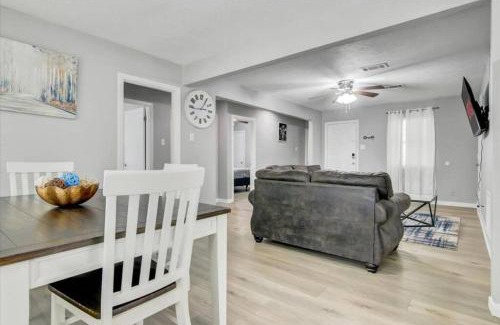 Bridge City House | Comfy 3 bedroom home w/fenced yard
