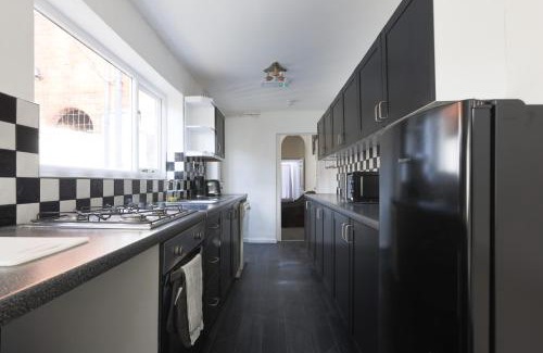 Smethwick House | Comfy 5 Bed in City Centre, Birmingham