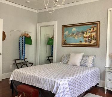 East Little Havana House | Comfy and Spacious Suite with Free Parking
