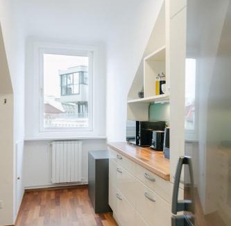 Weißgerber Apartment | Comfy APT for 4-6, 5 min to center, metro & free parking