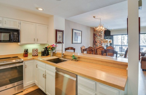 Eagle-Vail Condo | Comfy Avon Condo w/Pool + Eagle River Views!