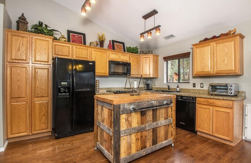 Flagstaff House | Comfy, clean & modern home backing to forest trails & only minutes to downtown!