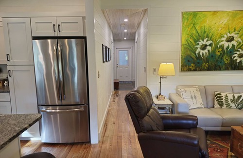 Historic Downtown Apalachicola Cottage | Comfy Cottage in Apalachicola; Easy Walk to Downtown!