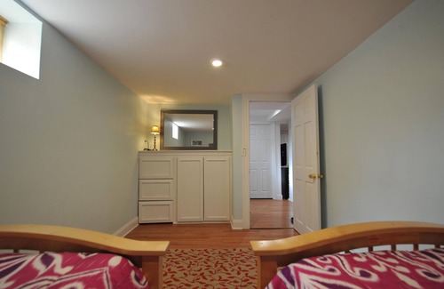 Somerville Apartment | Comfy, cozy and clean basement apt with parking close to Harvard, Tufts and MIT.