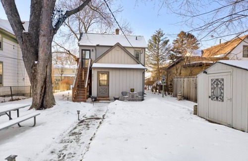Bottineau House | Comfy Duplex | Close to MOA | Free Parking
