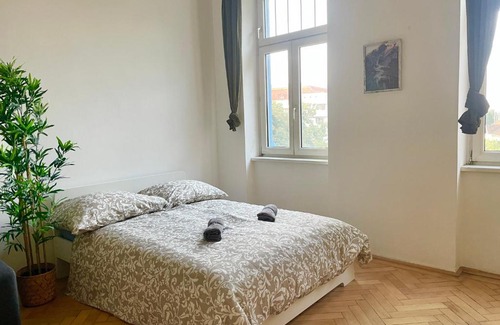 Dobling Apartment | Comfy Flat Near Metro Station