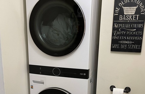 Elverson House | Comfy modernized farmhouse in small village near major roads and attractions.