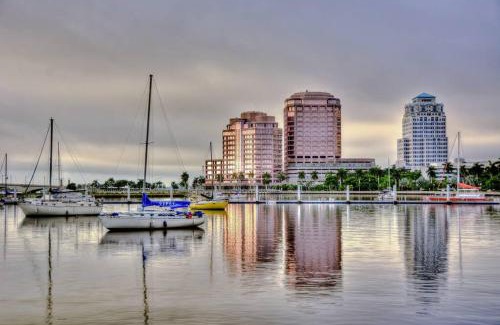 West Palm Beach Apartment | Comfy Queen Bed Studio, Downtown West Palm