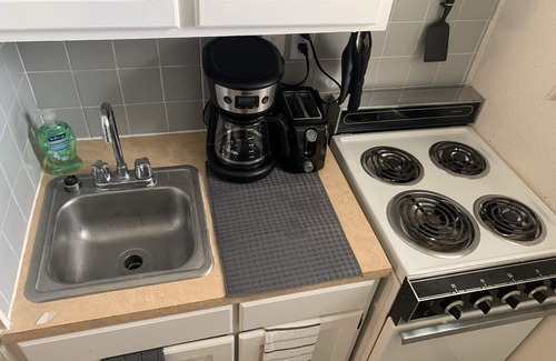 Winslow Apartment | Comfy Quiet 1bedroom apartment, close to DT Winslow
