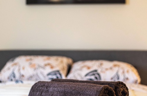 Cypress House | Comfy Relaxing Getaway Home