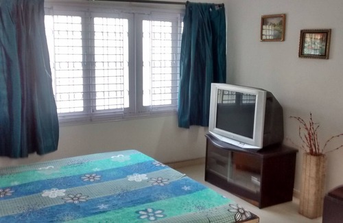 Vadodara Villa | Comfy Rustic Airconditioned Bungalow